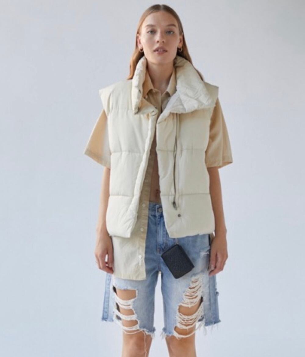Urban Outfitters UO Corrine Snap Puffer Vest Cream Ivory XS